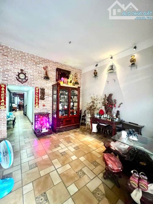 BÁN NHÀ GẦN METRO CÁCH MẠNG THÁNG 8, QUẬN 3, HẺM XH, 2 TẦNG, 75M2, SỔ VUÔNG, 11.x Tỷ - 1