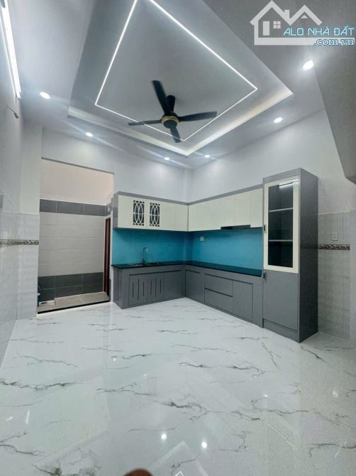 BÌNH TÂN- chỉ 5TỶ250tr-dt 4 x 16 - 3 tầng -hẻm xe hơi - 1