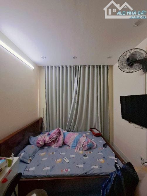 Nhà đẹp Bồ Đề, full nội thất, oto đỗ cửa, sát oto tránh, 4 tầng, 35m2, mt: 5.3m, giá 10.3 - 1