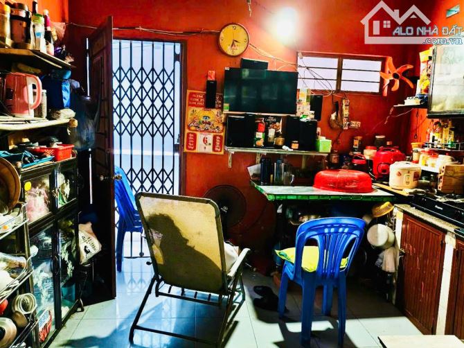 Quá rẻ chỉ 100tr/m2! - Bán đất tặng nhà 2 tầng 100m2 - Ngang đẹp 5m Khu Vip Phan Xích Long - 1