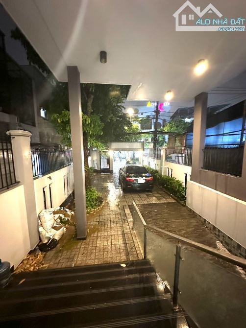Lê Văn Thịnh thủ đức 180/165m2 6 tầng giá chỉ nhỉnh 22 tỷ - 1