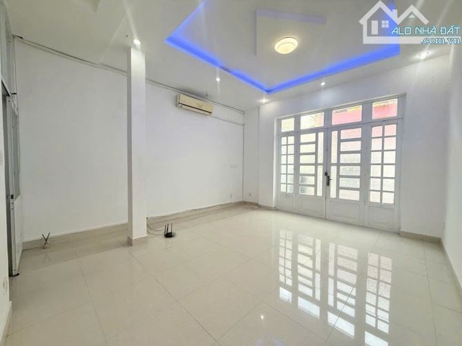 Hàng hiếm P.17 giáp Q.1 - Bán siêu phẩm nhà 4 tầng 70m2 - Ngang đẹp 5m hẻm xe hơi 7 chỗ - 1