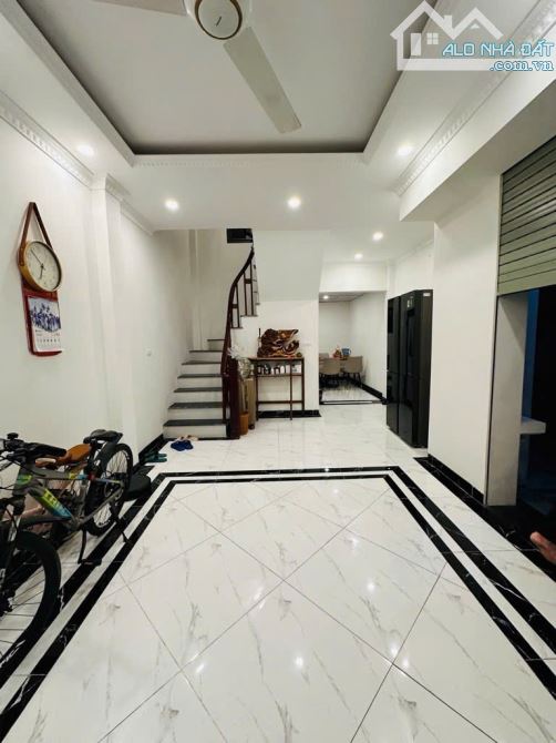 NHÀ SÀI ĐỒNG - 45M2 - 6 TẦNG - CHỈ HƠN 6 TỶ - Ô TÔ ĐỖ CỔNG - 1