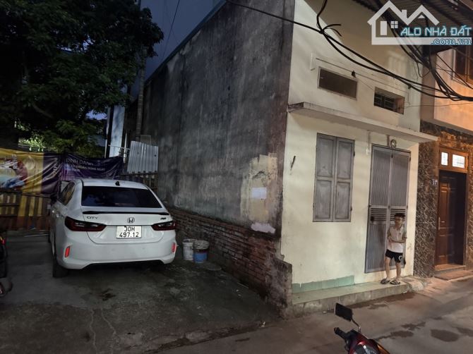 Bán nhà Thạch Bàn - ngõ thông - ô tô đỗ cửa - 45m - 4 tầng - 9 tỷ - 1