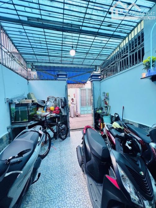 MT HẺM VÍP p15 TÂN BÌNH - NGANG KHỦNG 8.2M-206M2 4 TẦNG NHỈNH 18TỶ TL - 12