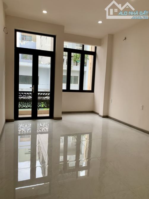 NHÀ Q8 P4 - 3.95 x 16.2 - 3 TẦNG ĐÚC THẬT - HẺM 4M XE HƠI ĐỖ CỬA - 3P RA PARC MALL. - 12