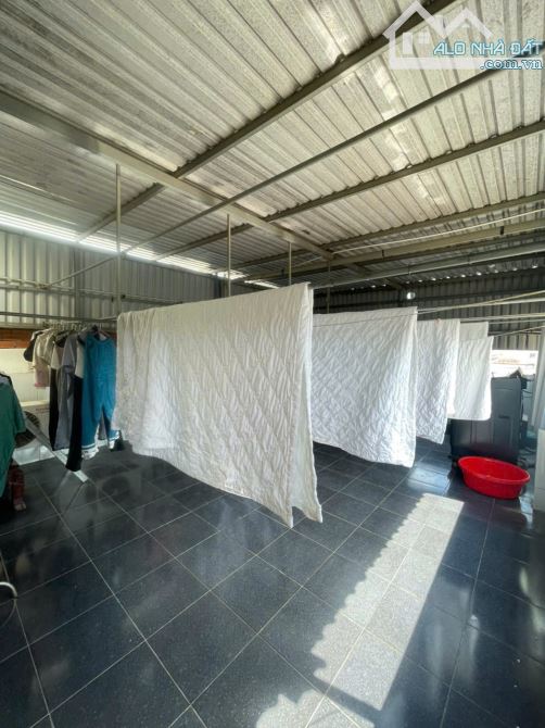 Bán khách sạn 1T2L 5x30m hoàn công, đường NA7 KDC Việt Sing p. Thuận Giao, thu 30tr/th - 15