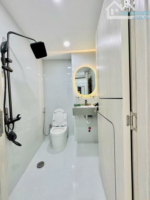 BÁN GẤP NHÀ ĐẸP 4 TẤM KHU DÂN CƯ SIÊU PHẨM 3PN GIÁ 4 TỈ TÍ GIÁP Q1 - 15