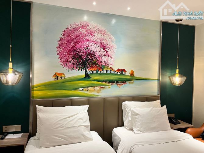 Khách sạn mặt phố Nguyễn Trường Tộ 183m2 - 52 phòng - MT 7.5m, Giá - 179 tỷ - 1