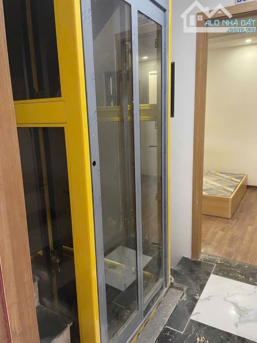 HIẾM, với 11.9 tỷ, có CHDV Nguyễn Trãi, ô tô qua, 41m, 6 tầng, thang máy, 10 phòng, dt50tr - 2