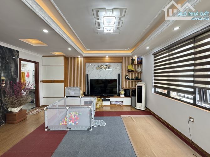 Bán nhà Hồng Tiến 6 tầng thang máy, full nội thất giá hơn 11 tỷ - 2
