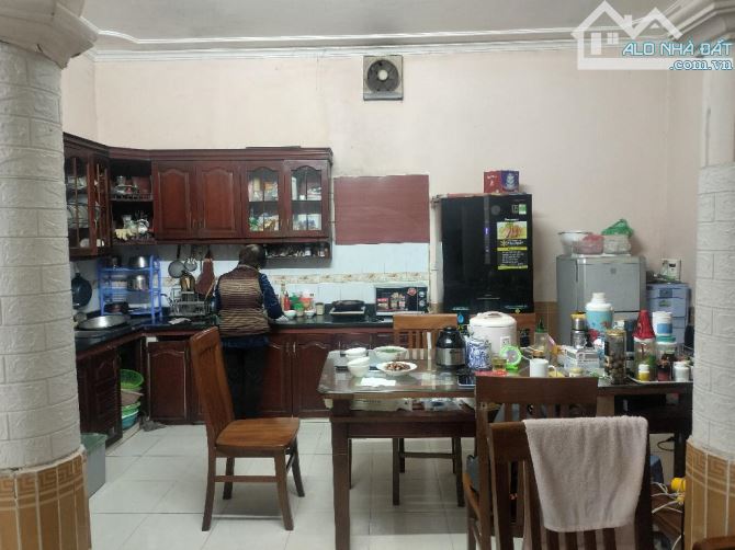 Bán nhà mặt phố Nguyễn Hữu Thọ DT 350m2 x 4 tầng, MT 7,3m, Giá 120 tỷ - 2
