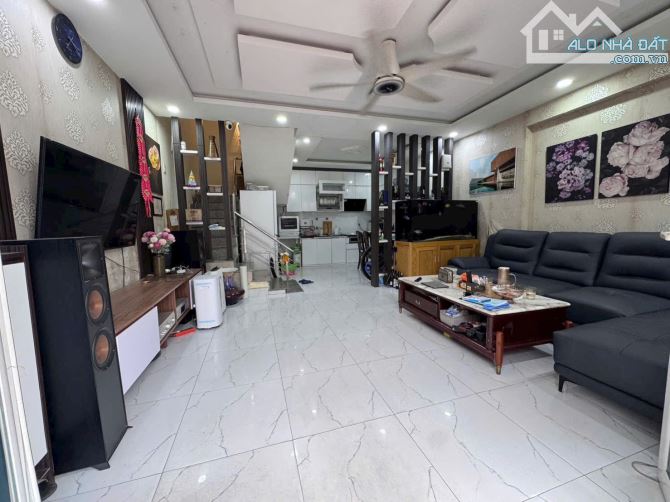 🌳Bán nhà 4 tầng ngõ 358 Đà Nẵng ô tô 7 chỗ đỗ cửa giá chỉ 2,98 tỷ - 2