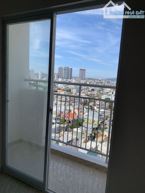 Bán căn hộ view xéo biển, có sẵn nội thất, sổ đỏ sở hữu lâu dài giá chỉ 1 tỷ 890 triệu - 3
