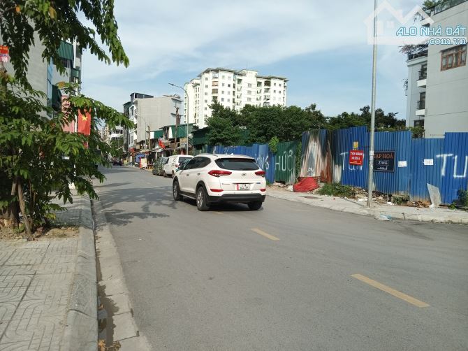 Bán nhà đường Nguyễn Xiển lô góc đón đầu quy hoạch 600m2 Mặt tiền 25m, giá 145 tỷ