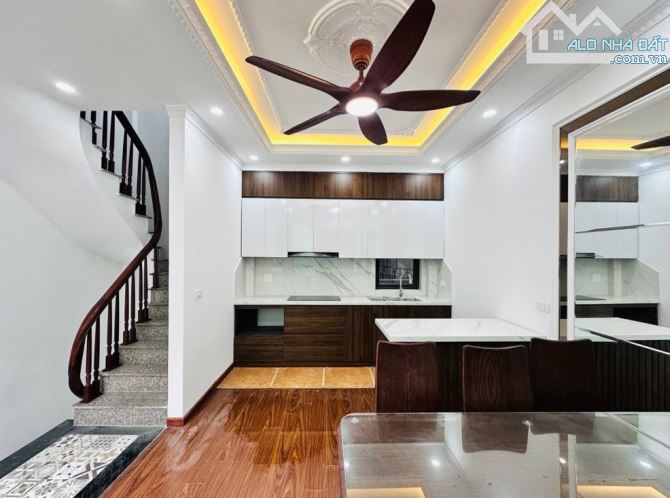 💥Nhà CỰC ĐẸP 41m2 x 6 Cầu Giấy, Ngõ THÔNG gần Ô Tô, nhỉnh 9 tỷ - 2