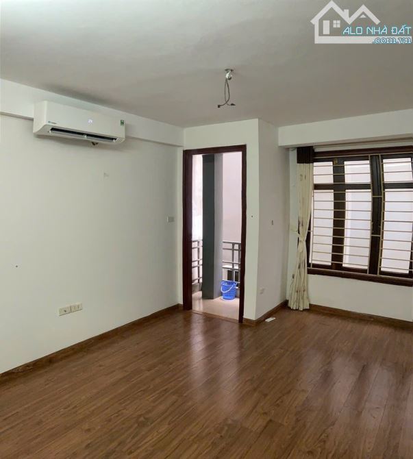 Cho thuê nhà ngõ Gốc Đề, Hai Bà Trưng 3.5 tầng, 33m2, 2 ngủ, 3 vệ sinh, 8.5 Triệu - 2