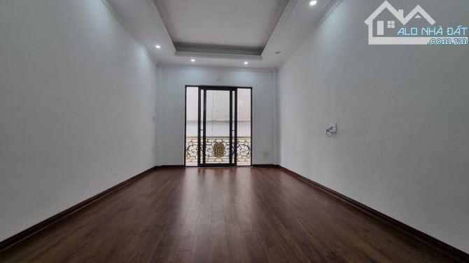 Bán nhà Bùi Xương Trạch, 6tầng, ngõ rộng ,thoáng,7.95tỷ - 2