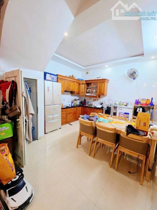 Bán nhà 4,5 tầng sạch đẹp tặng nội thất phố Đình Đông - 2