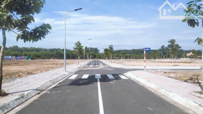 Bán đất KDC Long Thành cách sân bay 5km Giá chỉ 13 triệu/m2 - Mặt tiền đường 45m - 2