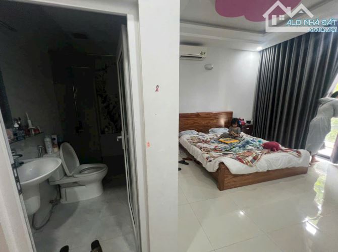 NHÀ ĐẸP TÂN PHÚ CẦN BÁN GẤP!!!, GIÁ chỉ 3,8 tỷ,  sổ riêng, sát bên nhà GA T3 - 2