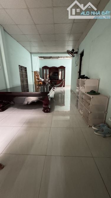 Mặt tiền hẻm HTP Quận 7 - C4 - 196m2 - Nở hậu 6,7m- Giá 11.2 Tỷ - 2