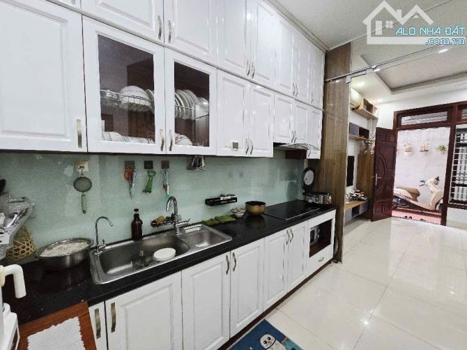 BÁN NHÀ NGÔ GIA TỰ 32M - 5 TẦNG - Ô TÔ ĐỖ CỬA - GIÁ 6,1 TỈ - 2