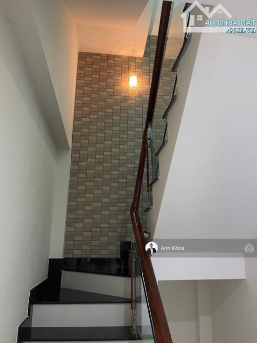 VIP! Khu phân lô Nguyễn Trọng Tuyển - DT lớn 100m² (4,2x25m) - nhà đẹp 4 tầng - giá chỉ - 2