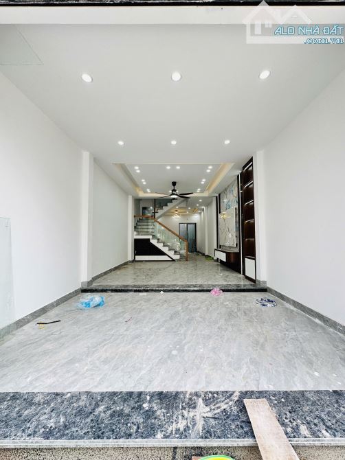 🏡🏡Bán nhà 3 tầng độc lập, sân cổng, cọc bê tông cực kì chắc chắn tại Quỳnh Hoàng, Nam Sơ - 2