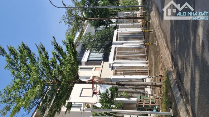 Cần bán biệt thự tân tây đô , dt 204m , nhà thô vị trí đẹp , giá 25 tỷ - 2