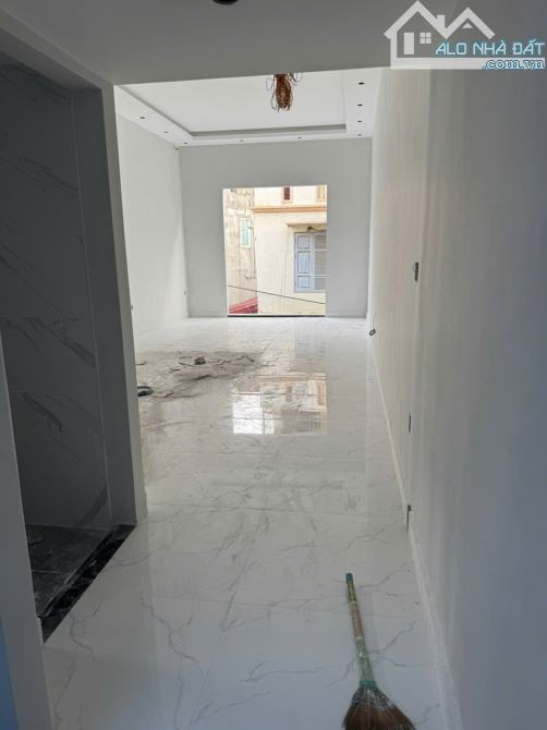 Bán nhà ngõ Văn Cao, cực đẹp về ở luôn. Diện tích rộng mà giá quá ok - 2