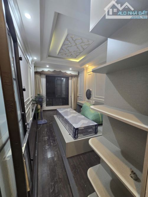 Bán nhà Nghi Tàm 65m 5 tầng mt 3.4m giá 17.8 tỷ - 2