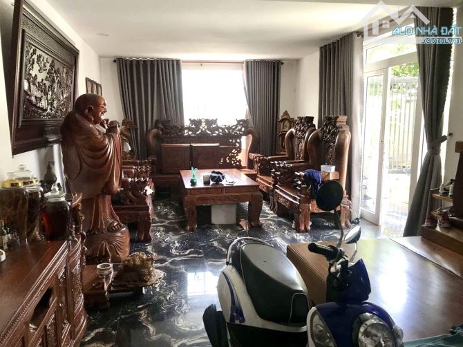 Bán BIỆT THỰ Mặt tiền đường 28 HIỆP BÌNH CHÁNH THỦ ĐỨC DT: 250m2 Giá 28.5 Tỷ - 2