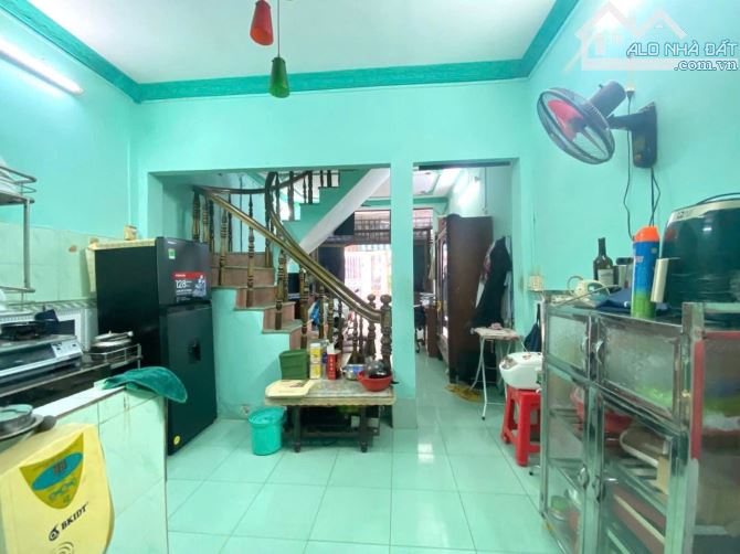 Nhà hẻm thông, ô tô đậu cửa, gần ACBbank Phan Huy Ích, 4.3 tỷ - 2