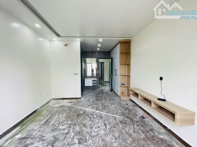 Chính chủ gửi bán  Siêu Phẩm độc lập Phố Đông Hải 1 đường ô tô qua lại 2 chiều - 2
