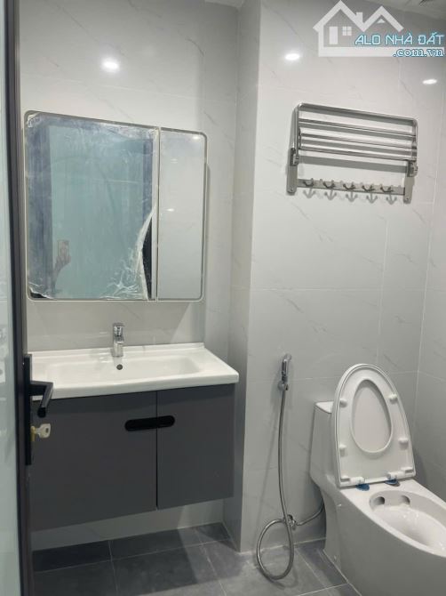 BÁN NHÀ PHỐ PHƯƠNG MAI, CẠNH VINCOM, ĐỐNG ĐA, 2 MẶT NGÕ, DT 35M2* 5 TẦNG* GIÁ 8.5 TỶ - 2