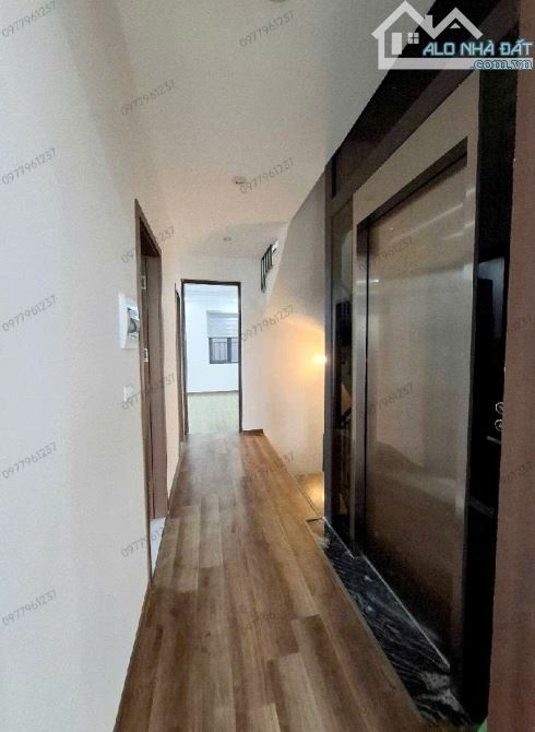 BÁN NHÀ HOÀNG QUỐC VIỆT 65m2 × 5T THANG MÁY - GARA Ô TÔ + 2 THOÁNG, Ô TÔ TRÁNH - 2