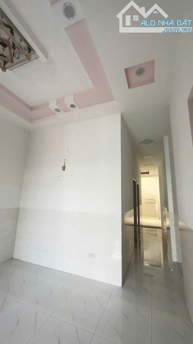 Bán nhà SR,TC, gần cây xăng 26, đường nhựa 6m thông, chỉ 2 tỷ 590 - 2
