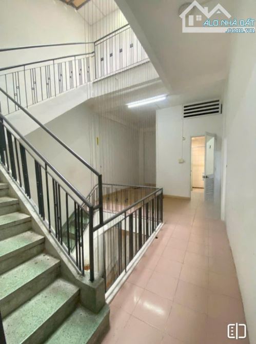Biêt Thự Khu Cư Xá Lê Đại Hành Q11 . DT : 4 x 18m , 2 Lầu , Giá : 11.5 tỷ  TL - 2