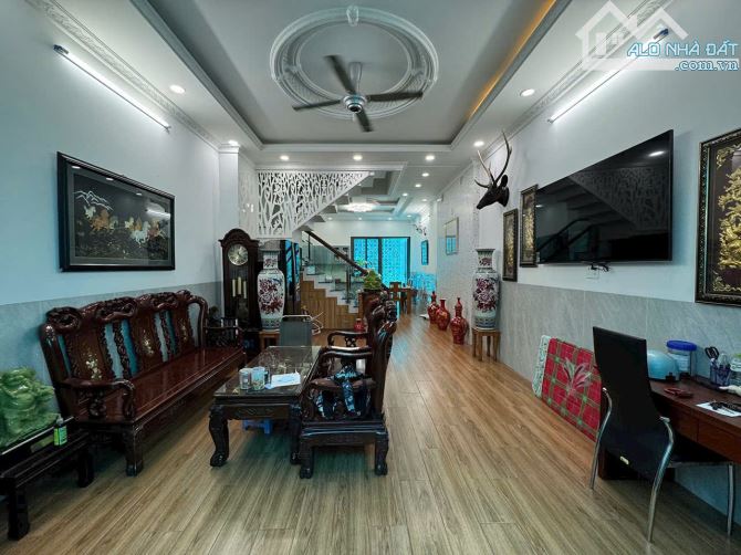 GẤP!BÁN GẤP NHÀ XUÂN THUỶ, QUẬN 2. GIÁ 5Tỷ780/70,2M2. ĐANG CHO THUÊ 29TRIỆU/TH. SỔ CẦM TAY - 2