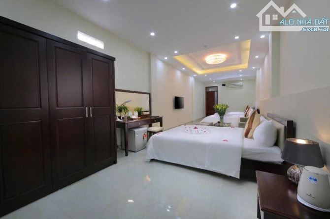 Bán khách sạn mặt phố khu vực chợ Hàng Da, 115m2, 8 tầng thang máy, mặt tiền 4m, 70.5 tỷ - 2
