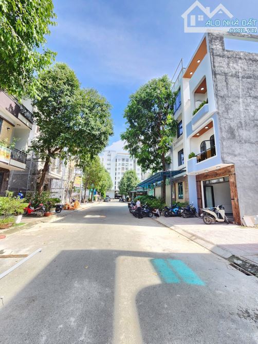 6,1Tỷ TL🔥Bán nhà 81m2 1Trệt 2 Lầu, full nội thất KDC Chợ 434, p.Bình Hòa, Tp.Thuận An - 2