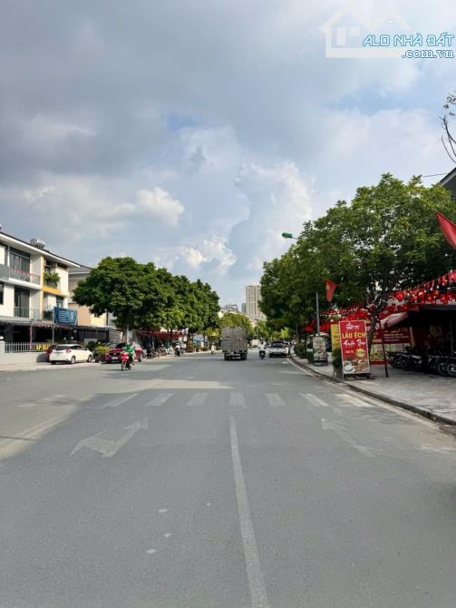 🏫BIỆT THỰ VILLA AN PHÚ - DƯƠNG NỘI LÔ GÓC -VỊ TRÍ VÀNG - TRỤC ĐƯỜNG CHÍNH-KINH DOANH ĐỈNH - 2