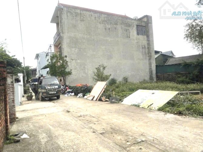 2.2 tỷ có ngay 83m full thổ, đường trước đất rộng 5m , đường thông - 2