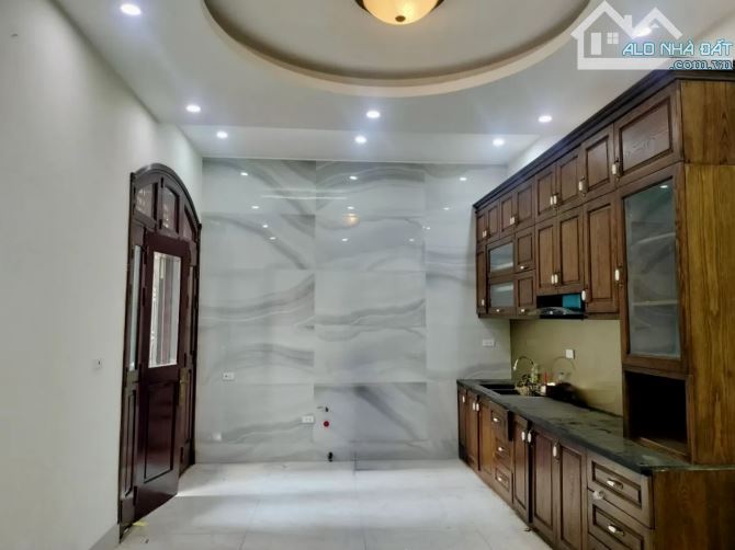 🌟 VIP! PHÂN LÔ HOÀNG CẦU - 56M2 - 2 MẶT NGÕ - VỈA HÈ Ô TÔ - GẦN HỒ – 4T CỰC THOÁNG – Ở/KD - 2