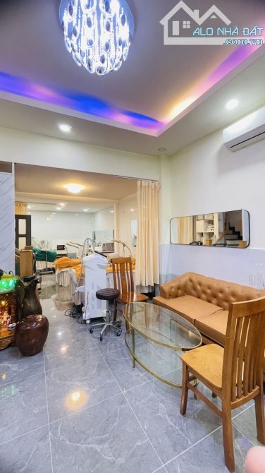 Bán nhà Thích Quảng Đức PN 41m2 2 tầng vuông vức 4,09 tỷ BL - 2