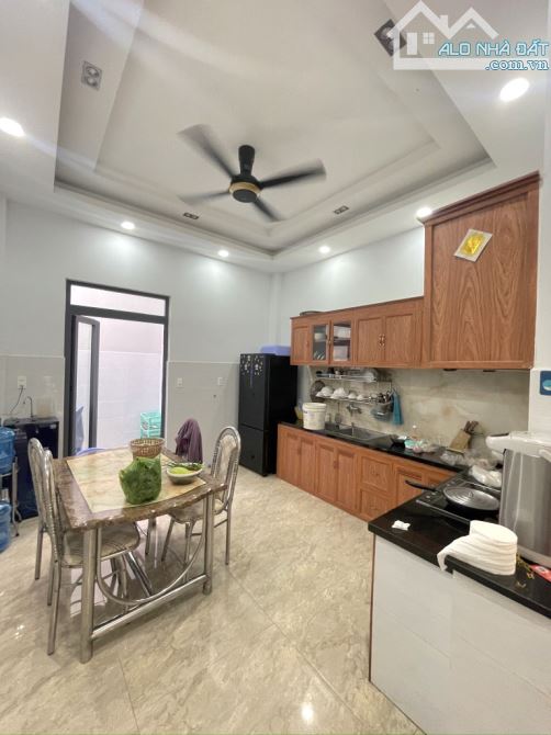 GẤP CC CẦN BÁN NHANH – NHÀ 3 TẦNG BTCT - Ô TÔ NGỦ TRONG NHÀ  NGAY LIÊN KHU 4-5 - KDC VL - 2