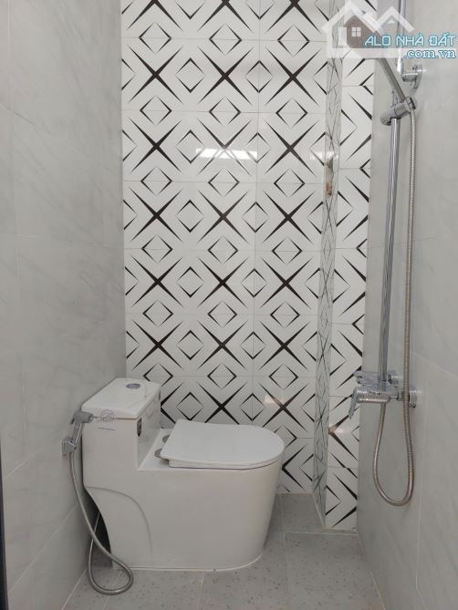 NHÀ ĐẸP VÀI BƯỚC RA QUANG TRUNG – VỊ TRÍ TRUNG TÂM GÒ VẤP. CHỈ HƠN3Đ - 2