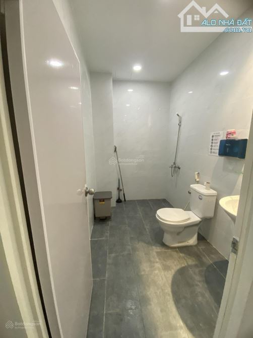 [Nhà rất ngộp] Bán gấp nhà 2 MT Trần Hưng Đạo, P11, Q5 - 2