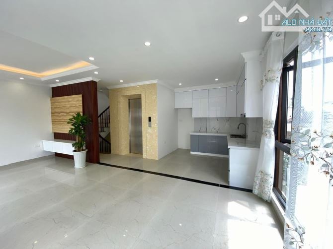 Nhà cực đẹp 42m2x7T thang máy. Đầy đủ nội thất, ô tô vào nhà phố Võ Chí Công, Phú Thượng. - 2
